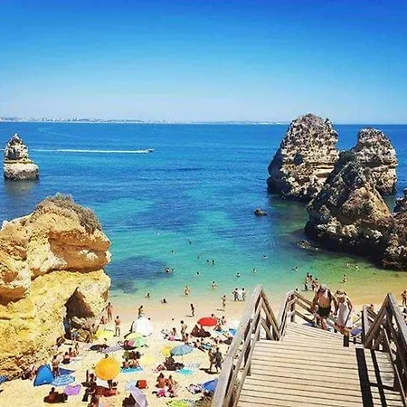 Дом отдыха Chez Downtown Charm - Your Seaside Dream! Лагуш