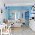 Chez Downtown Charm - Your Seaside Dream! *