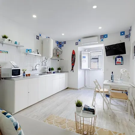 Chez Downtown Charm - Your Seaside Dream! * 라고스