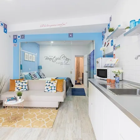 Chez Downtown Charm - Your Seaside Dream!