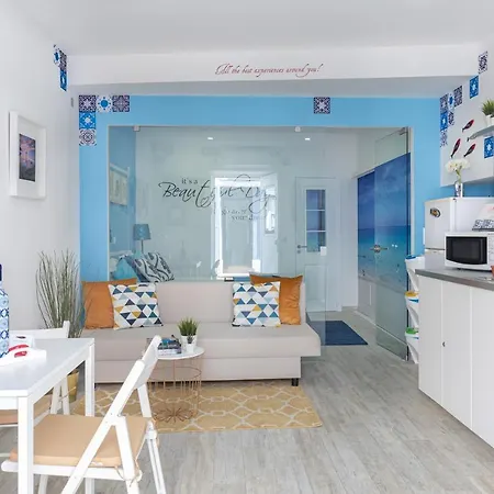 Chez Downtown Charm - Your Seaside Dream! *